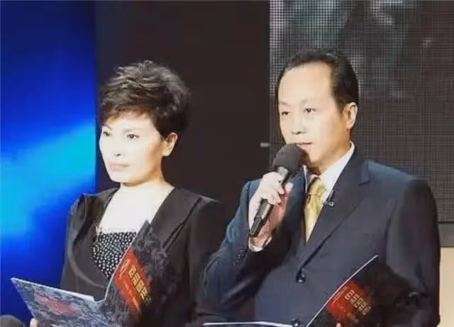 羅京去世15年,曾經哭到暈厥的妻子改嫁富商,母親至今不知死訊