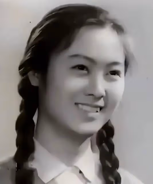 柏寒病逝12年了,臨終將兒子託付給海清,如今海清的堅持令人淚目