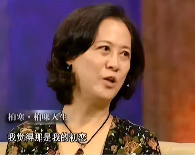 柏寒病逝12年了，臨終將兒子託付給海清，如今海清的堅持令人淚目