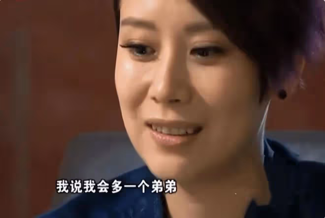 柏寒病逝12年了，臨終將兒子託付給海清，如今海清的堅持令人淚目