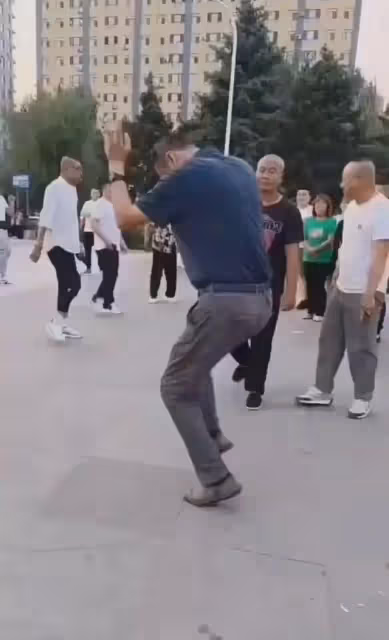 又一位網紅遇害!跳廣場舞時被男子持刀捅殺身亡,兇手理由太荒謬