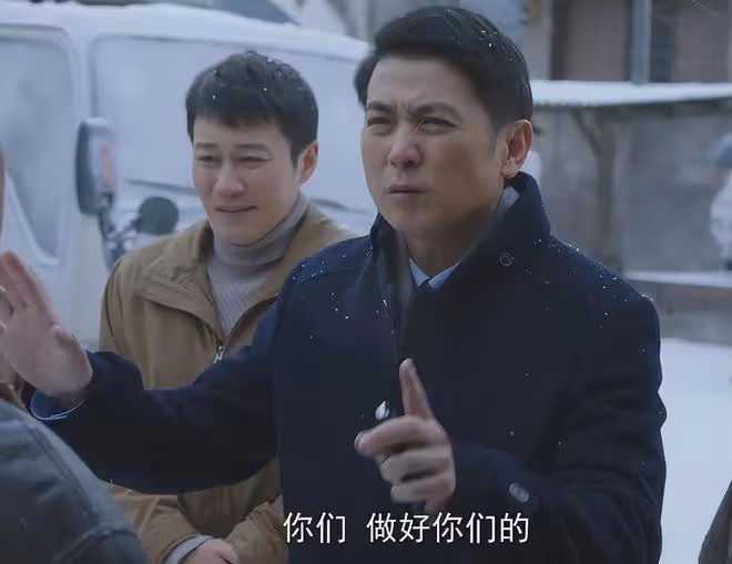 央八打出《沸騰的群山》,僅播2集收視率第一,選角非常成功