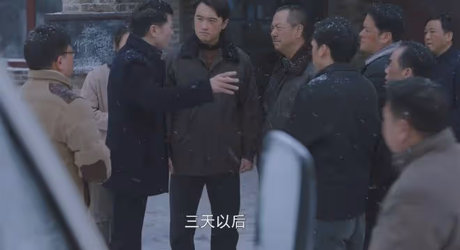 央八打出《沸騰的群山》,僅播2集收視率第一,選角非常成功