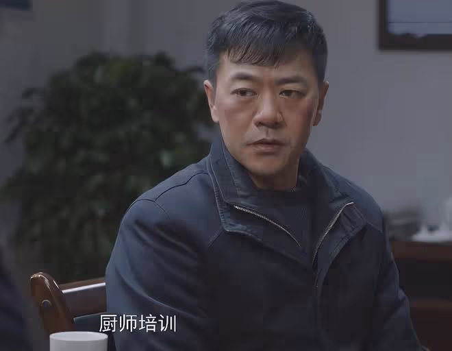 央八打出《沸騰的群山》,僅播2集收視率第一,選角非常成功