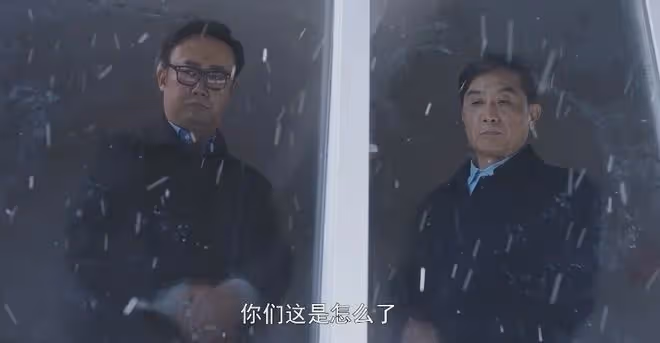 央八打出《沸騰的群山》，僅播2集收視率第一，選角非常成功