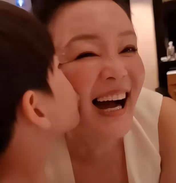 小玥兒再曝正臉照：眼神像媽媽大S，臉型更像父親汪小菲