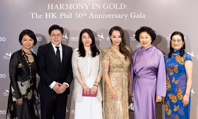 港樂50周年晚宴:郭晶晶霍啟剛夫婦出席,何超盈博士也在現場