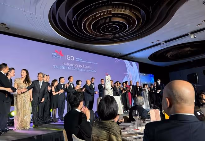 港樂50周年晚宴:郭晶晶霍啟剛夫婦出席,何超盈博士也在現場