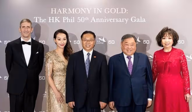 港樂50周年晚宴:郭晶晶霍啟剛夫婦出席,何超盈博士也在現場