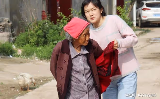 新婚老公車禍去世,爸媽勸我另嫁,聽了婆婆的話,我堅決留了下來