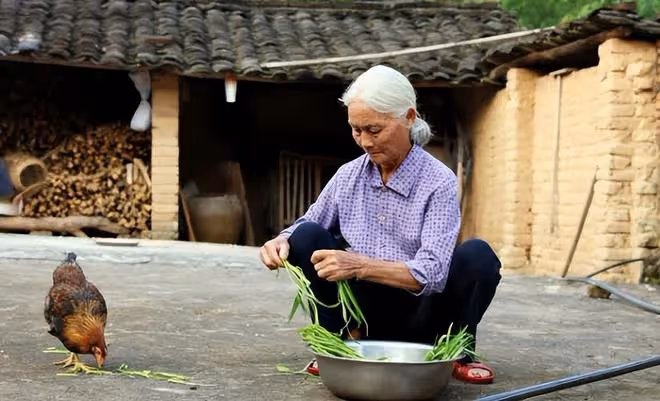 唐尚珺志願填寫完畢,選了十多個師範大學,接下來準備打工賺學費