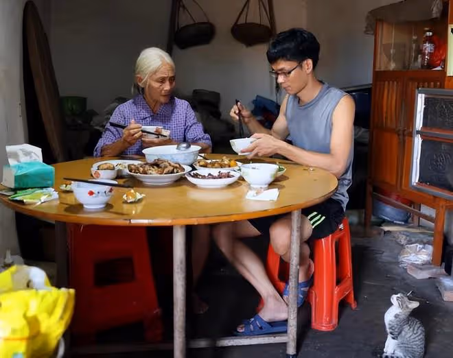 唐尚珺志願填寫完畢,選了十多個師範大學,接下來準備打工賺學費