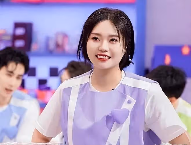 北大同學炮轟李雪琴,曝花8萬買假證及舞弊過程,本人卻開心慶生