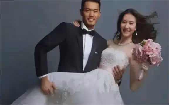 李澤楷為她意亂情迷，林丹為她不顧家庭，她的魔力究竟在哪？