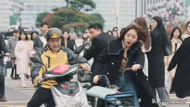 《你比星光美麗》差評:人行道騎自行車, 除了編劇誰會這麼沒素質