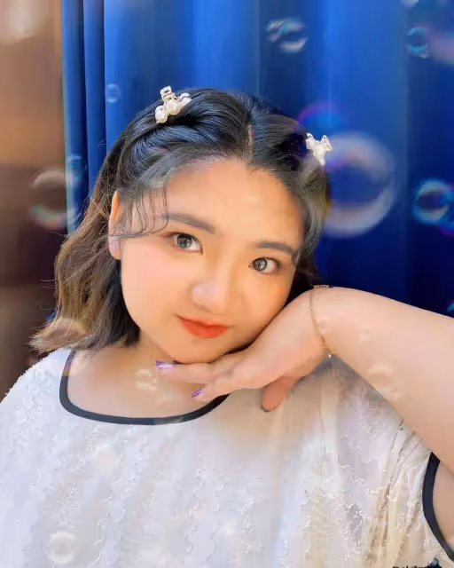 知名星二代不懼200磅體重,自信陽光推出個人詩集,視TVB藝人為偶像