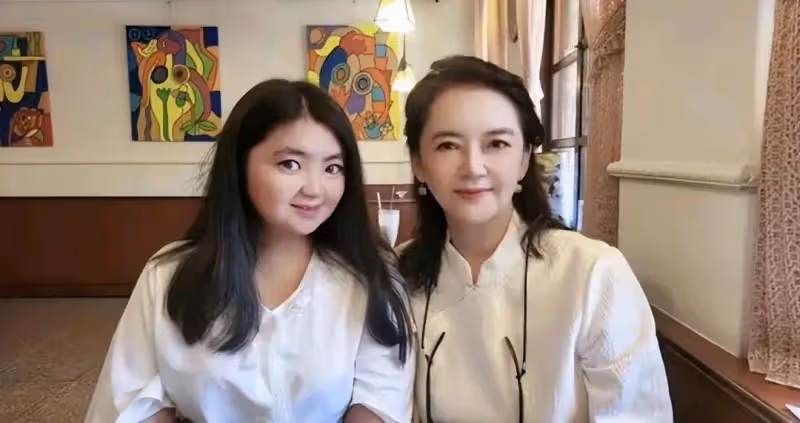 知名星二代不懼200磅體重,自信陽光推出個人詩集,視TVB藝人為偶像