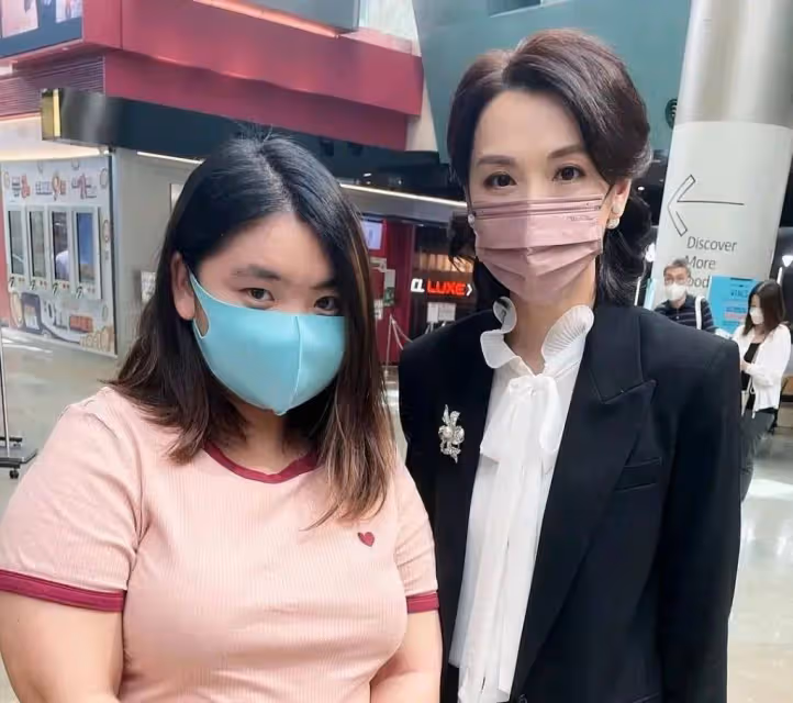 知名星二代不懼200磅體重,自信陽光推出個人詩集,視TVB藝人為偶像