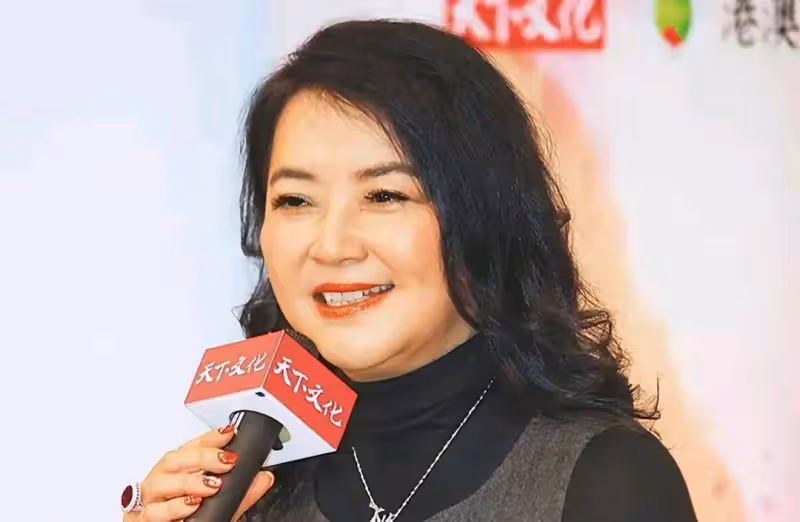 知名星二代不懼200磅體重,自信陽光推出個人詩集,視TVB藝人為偶像