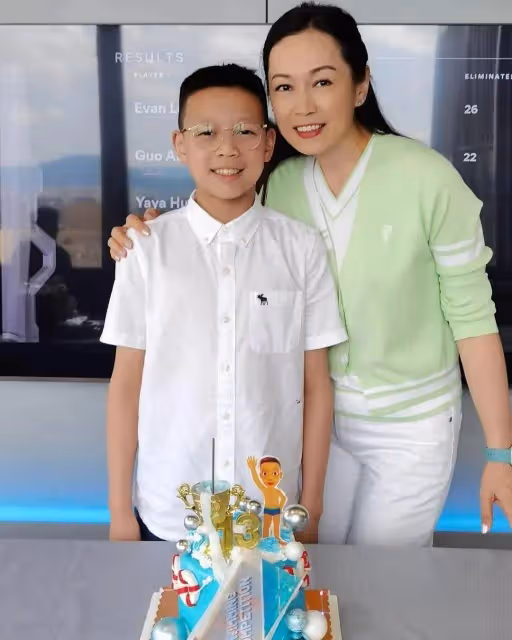曾是TVB「五美」之一,未婚生子獨自養大孩子,曾患罕見疾病,如今成游泳健將