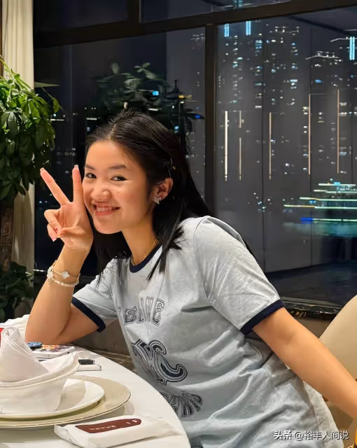 網紅李勒優生日黃浦江邊慶祝!已實現跨階級,哥哥崔晉暖心告白