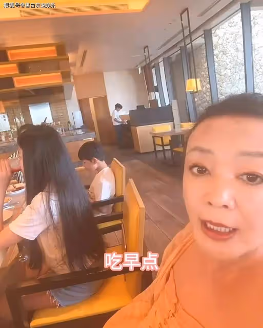 汪小菲帶兒女去日本度假,玥兒長發及腰成翻版大S,張蘭小梅都去了
