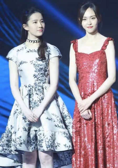 劉亦菲和唐嫣互曬親密合照,網友:她倆是85花這代最抗老的