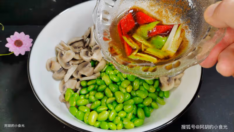 鮮毛豆和它絕配,知道的人不多!拌一拌即享好味,拌出一口鮮爽,滿嘴留香