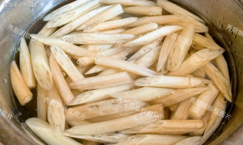 夏天,這菜使勁吃,一清熱下火、二潤腸、三減肥瘦身,鮮嫩營養高