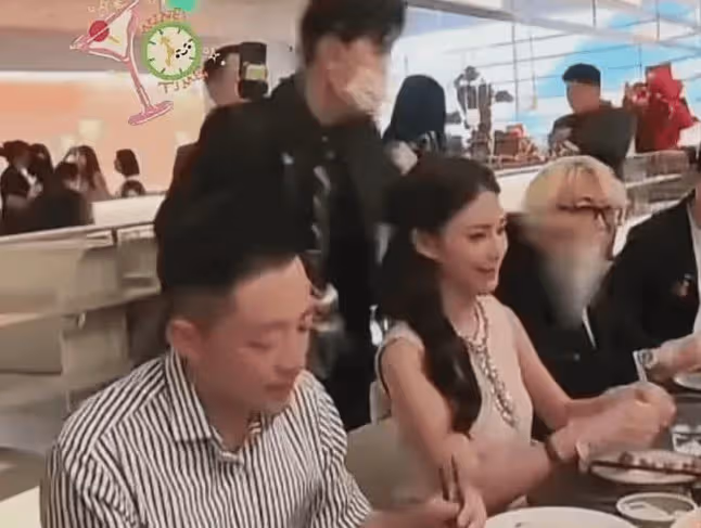 馬小梅坐著玩手機就行！不用直播帶貨，因為麻六記的發展快得驚人