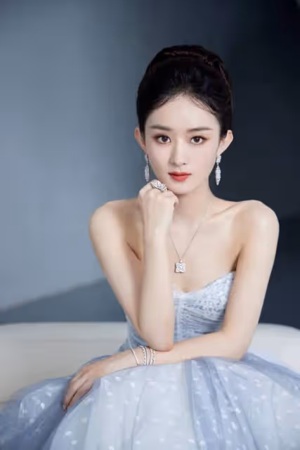 膚白貌美大長腿的趙麗穎!不是豐乳肥臀也能性感迷人