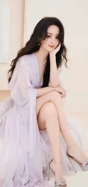 膚白貌美大長腿的趙麗穎!不是豐乳肥臀也能性感迷人