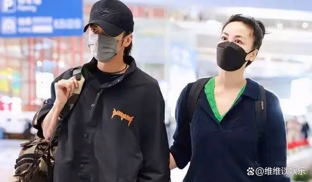 時隔24年謝霆鋒王菲高調再曬親密照全網炸了:求求你放過張柏芝吧