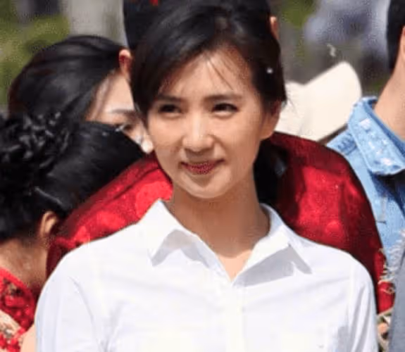 萬人迷的她,紅極一時隱退嫁富商,如今依舊美艷如初!