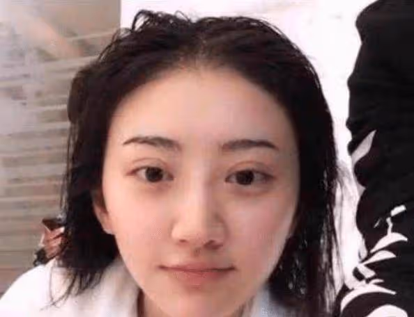 劉濤:我卸妝了,高圓圓:我也卸妝了,景甜:你們逗我玩呢?