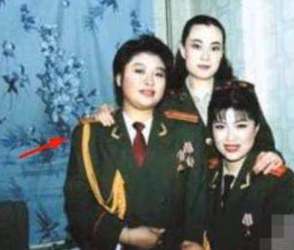 韓紅自爆大學時是「校花」!以為在吹牛,看她18歲照片後:是真的