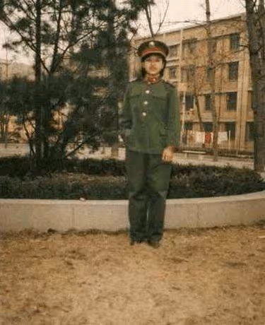 韓紅自爆大學時是「校花」!以為在吹牛,看她18歲照片後:是真的