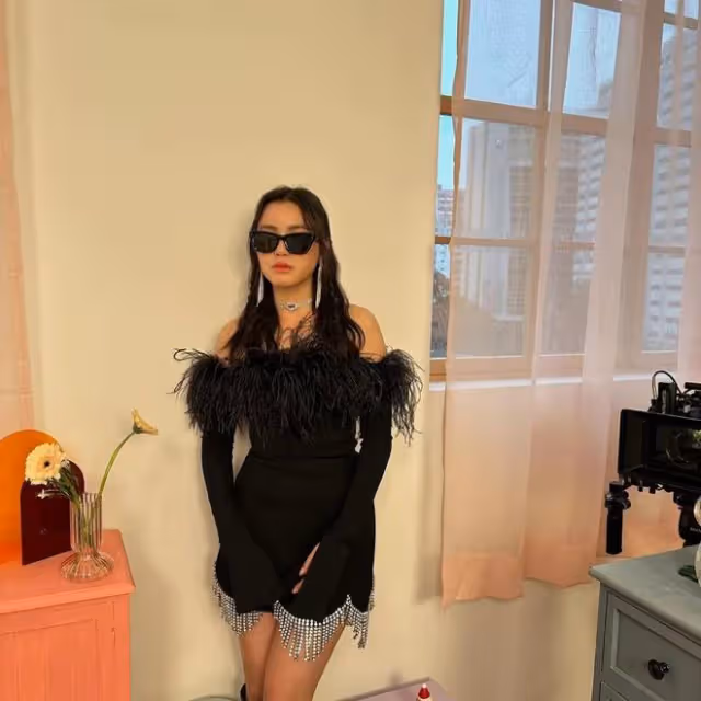17歲TVB新人小花備受公司力捧,傳取代導師唱《愛回家》全新主題曲