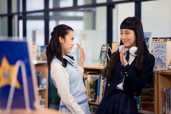 17歲TVB新人小花備受公司力捧,傳取代導師唱《愛回家》全新主題曲