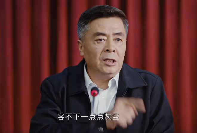 《執行法官》楚雲能力不高,卻做庭長,齊麟卻不行?看她父親身份