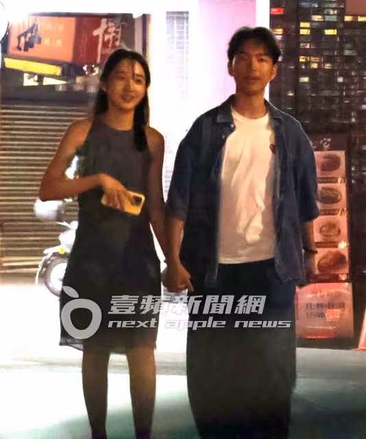 壹蘋10點強打｜李沐調情男友互吃口水！從麵店黏到車上　勾學霸主唱返家（狗仔直擊）