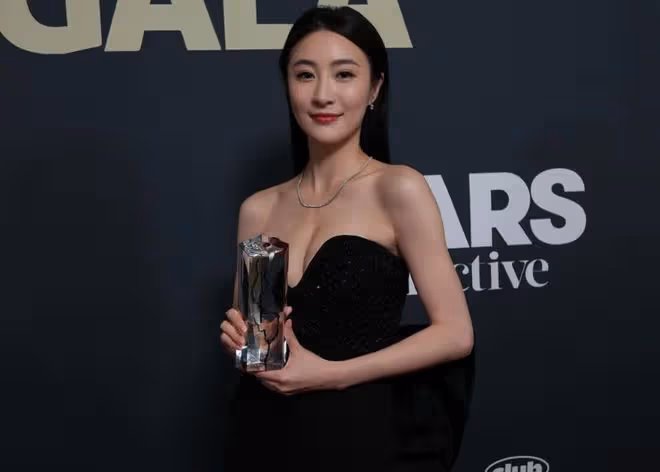 TVB花旦大曬深長事業線，宣布又當老闆！稱富豪老公從旁教導