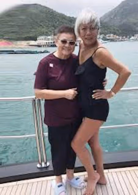傳身體出事!媽媽一頭短白髮現身!佘詩曼稱離港拍劇不考慮