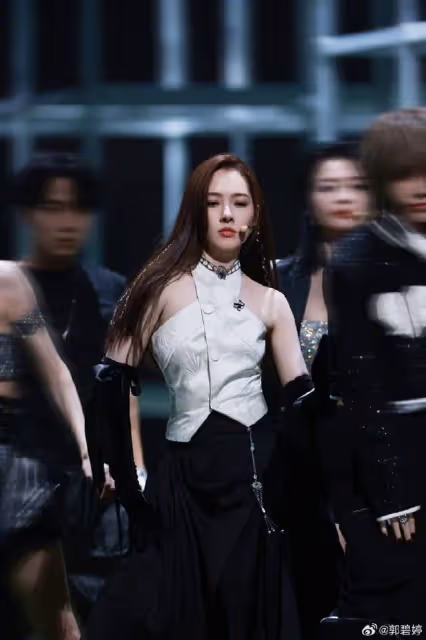 向佐震怒! 見郭碧婷挨批「你們憑什麼說她」揭愛妻私下苦練
