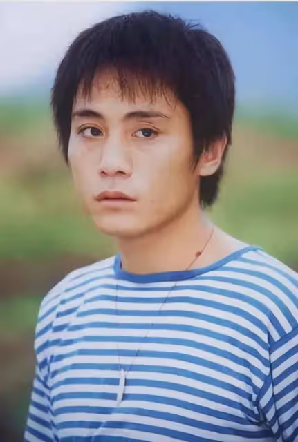 他為照顧重病外國老婆息影多年,如今妻子43歲似50歲,卻恩愛有加