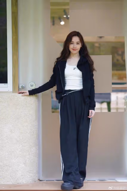電競女神Miss韓懿瑩背刺郭碧婷?向佐怒了,高調發文霸氣護妻!