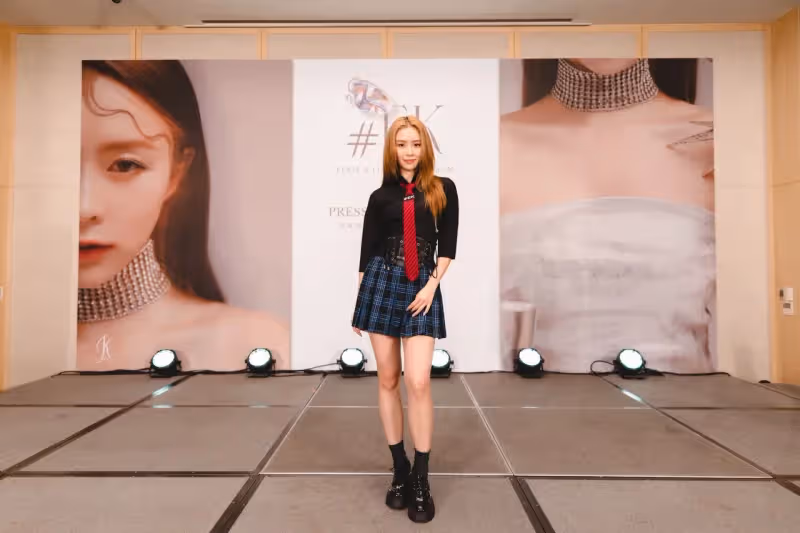 周子瑜閨蜜Elkie身材好辣　金髮長腿美翻了