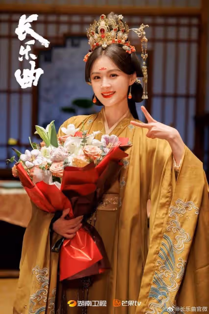 望過去美女,混入一個蛇精臉!