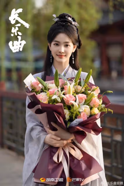 望過去美女,混入一個蛇精臉!