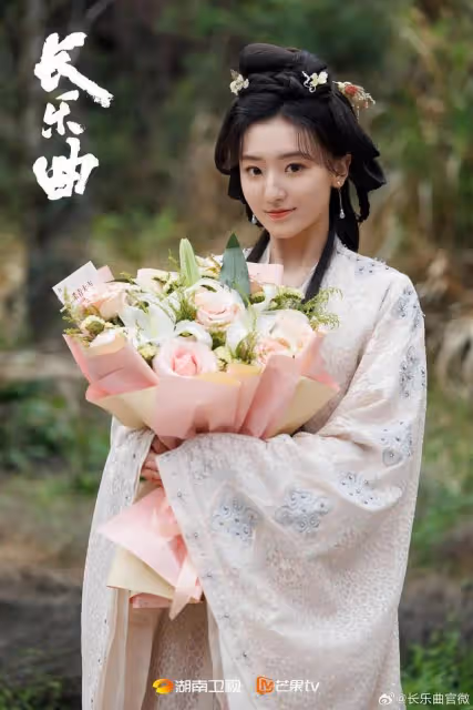 望過去美女,混入一個蛇精臉!